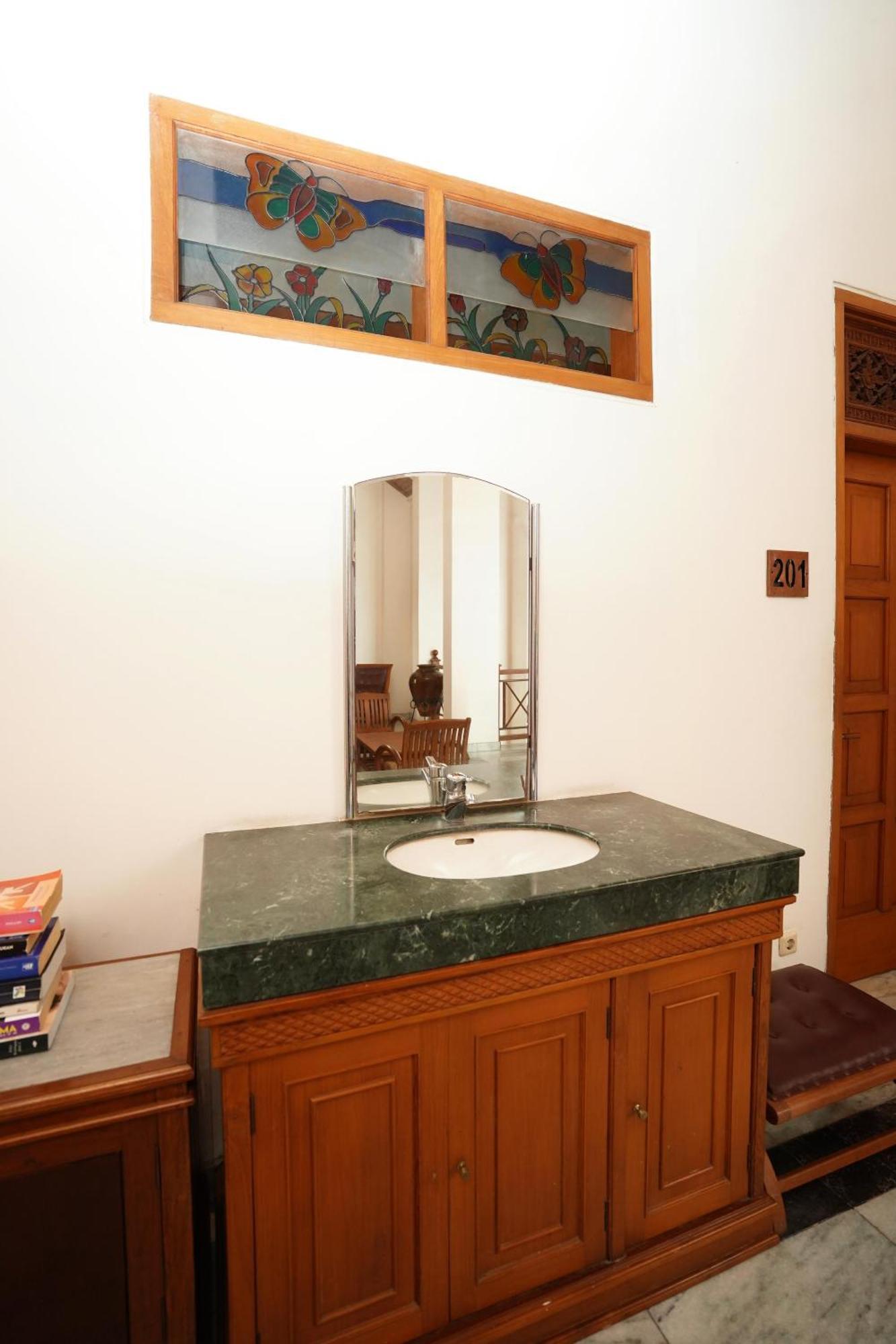 D Ajenk Boutique Guesthouse Kejayan Ngoại thất bức ảnh